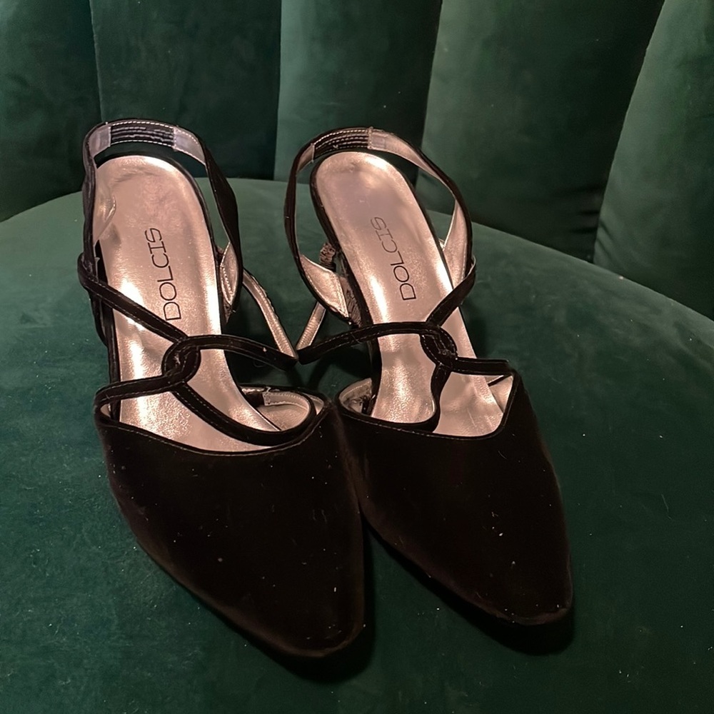 Vintage black velvet heels with leather soles size 7 1/2 7.5 used see photos